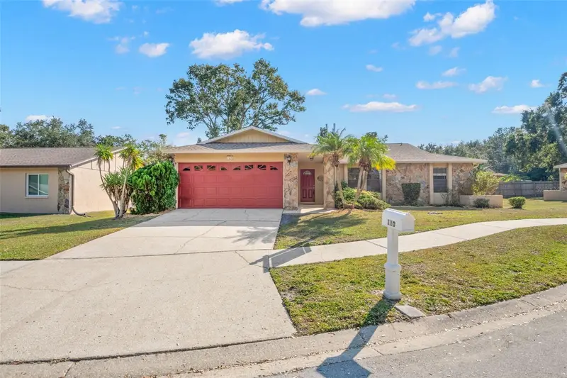 110 Meadowcross Dr, FL