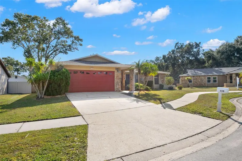 110 Meadowcross Dr, FL