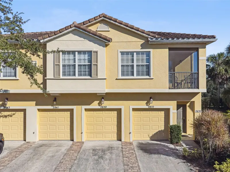 2841 Oakwater Dr, FL