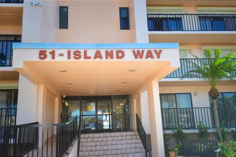 690 Island Way #208, FL
