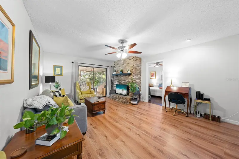 8 Wood St, FL