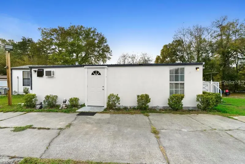 207 Robinhood Dr, FL