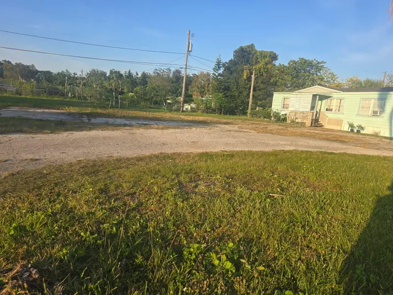 695 W Carroll St, FL