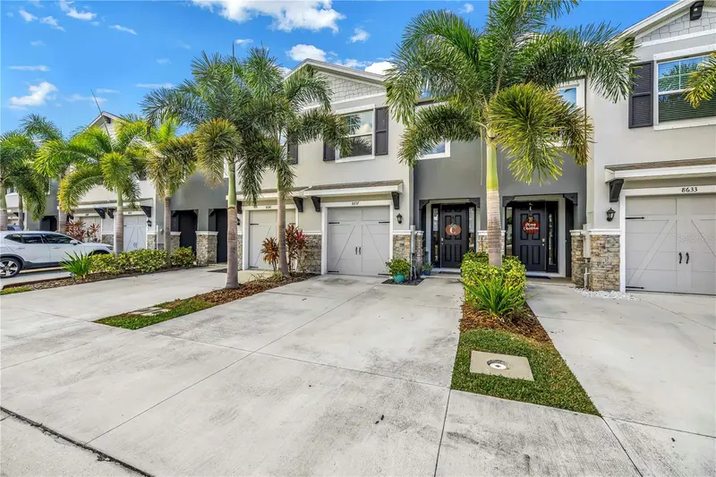 8637 Daydream St, FL