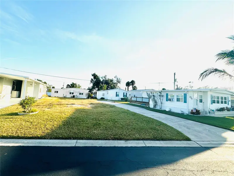 522 Centre St, FL