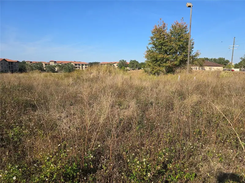 811 Retreat Blvd #201, FL