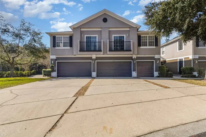 Lee Vista pending