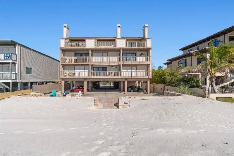 19010 Gulf Blvd #203, FL