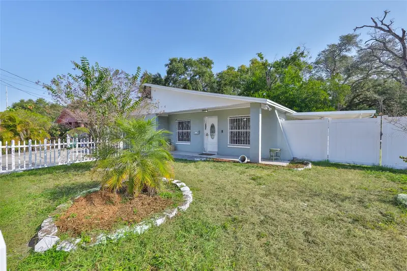 3901 N Clearfield Ave, FL