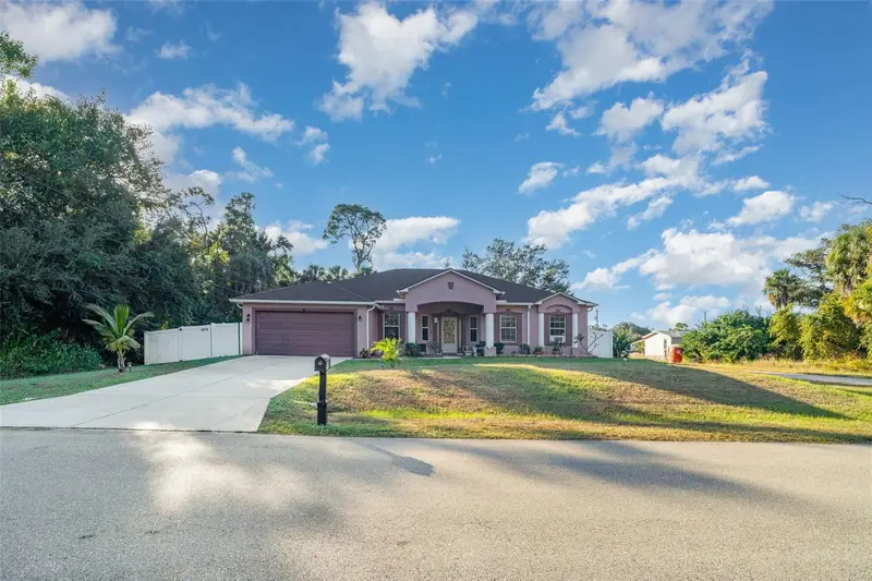 249 Ferdon Cir, FL