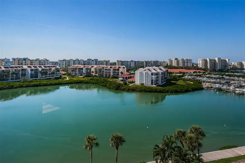 7400 Sun Island Dr S #806, FL