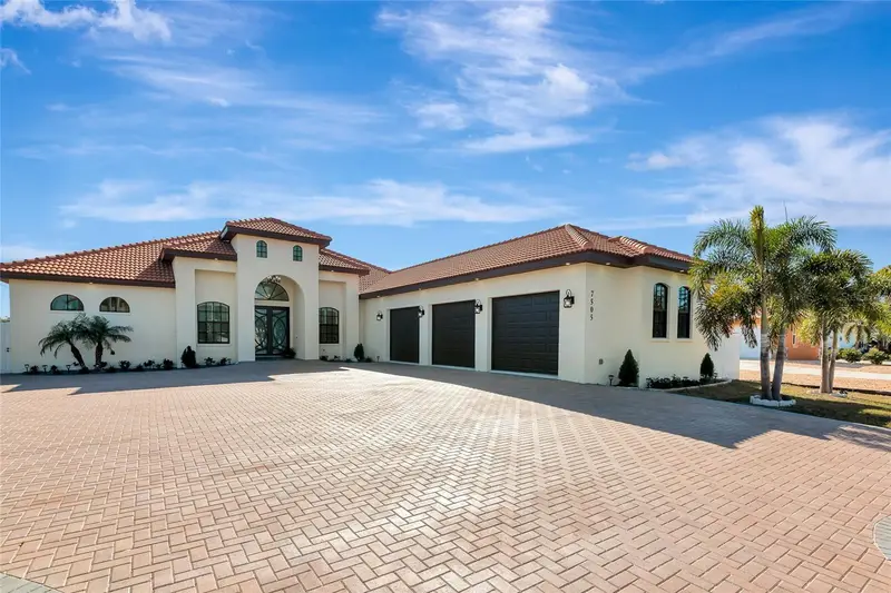 7505 27th Ave W, FL