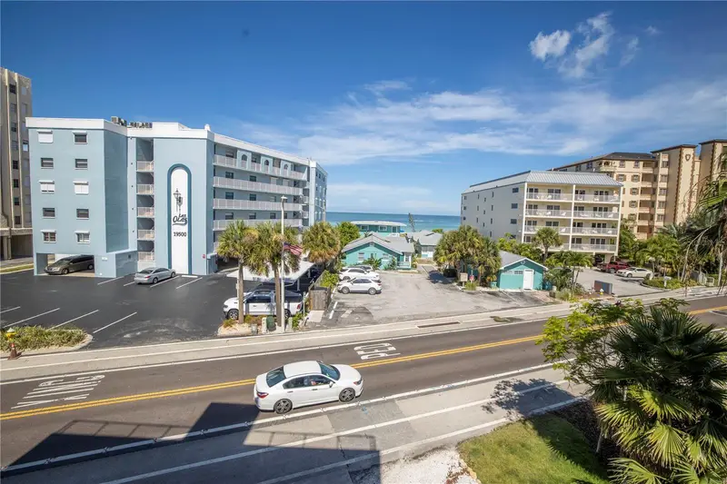 19505 Gulf Blvd #304, FL
