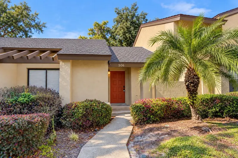 506 Club Dr, FL