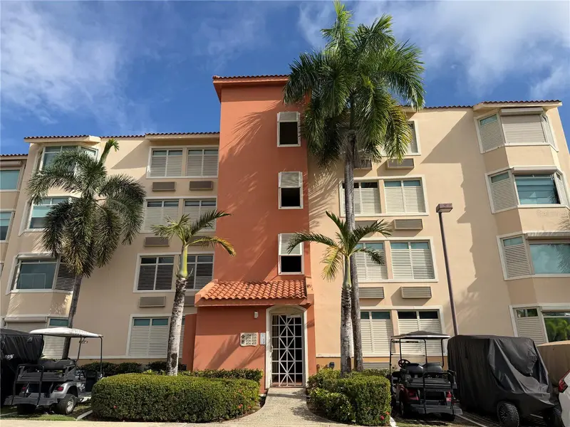 Apt B-205 Cond. Harbour Points, PR