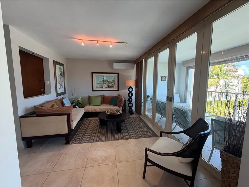 Apt B-205 Cond. Harbour Points, PR