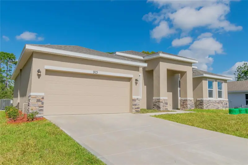 913 Sanger St Se, FL