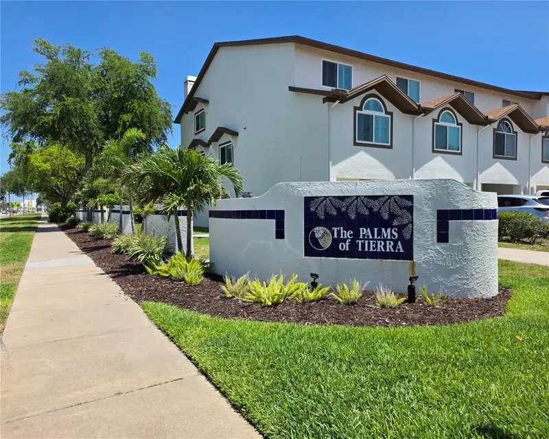 391 Madeira Cir, FL