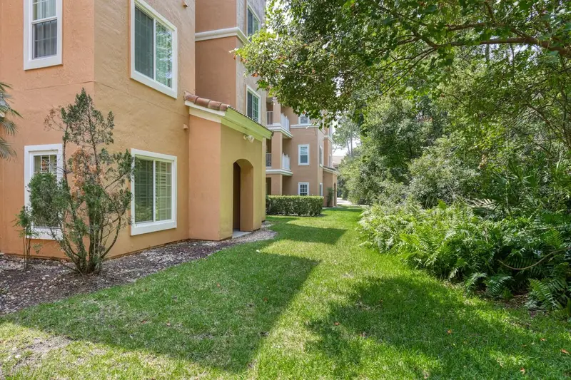 605 Fairway Dr #203, FL