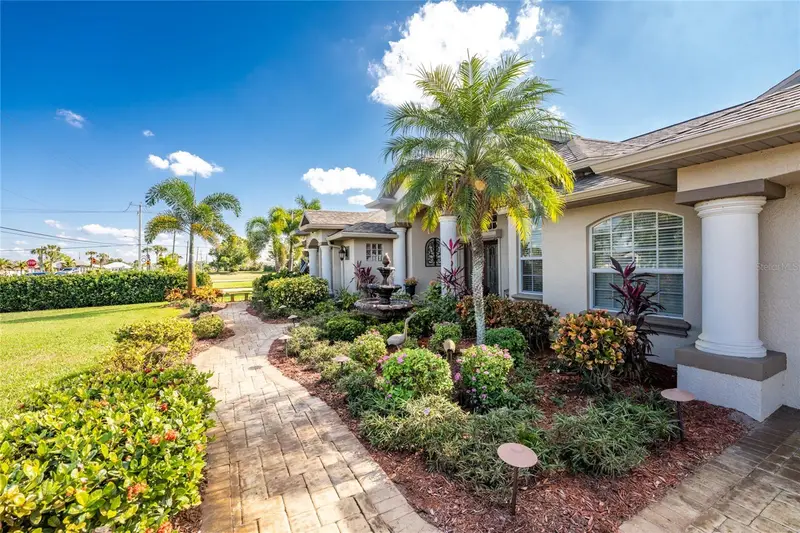 290 Rotonda Blvd E, FL
