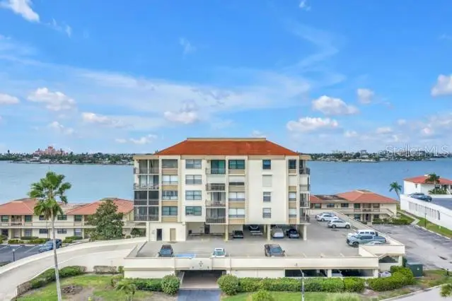 6279 Sun Blvd #304, FL
