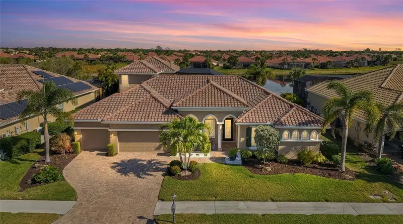 254 Pesaro Dr, FL