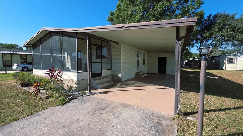437 Skyline Dr E, FL