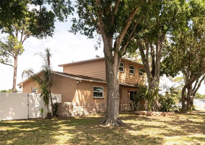 771 Murphy Ave N, FL