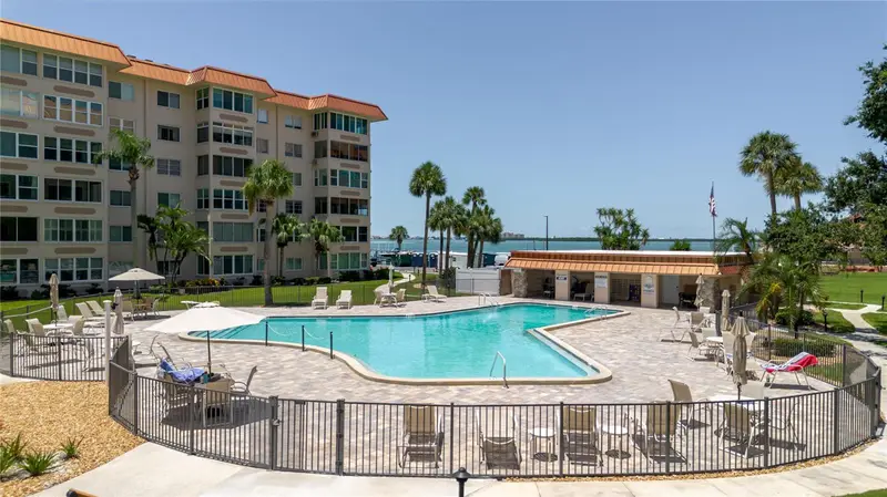 632 Edgewater Dr #238, FL