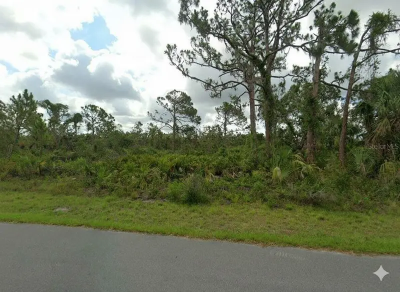 2216 Private Cir, FL