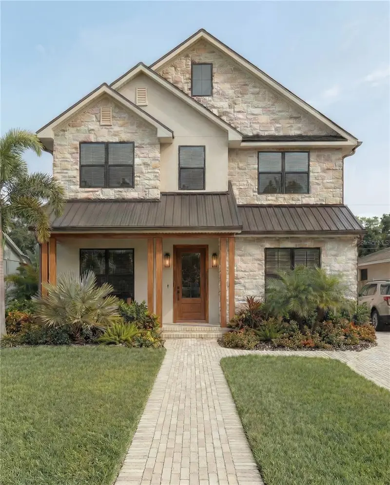 924 47th Ave N, FL