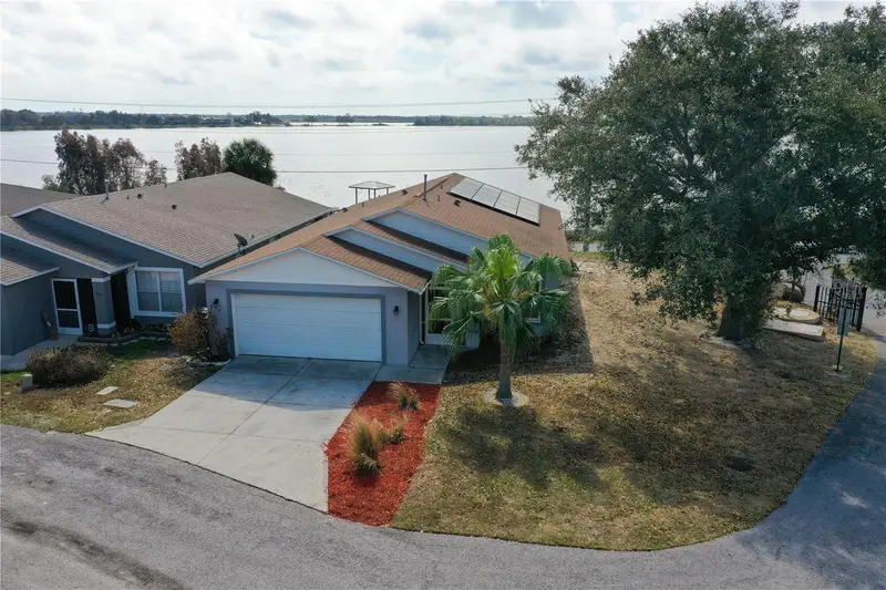 802 Marcia Loop, FL