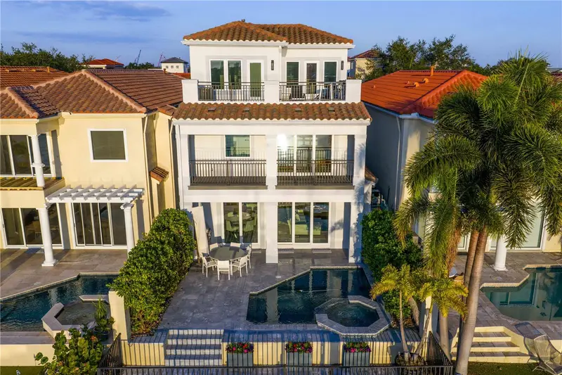 1037 Royal Pass Rd, FL
