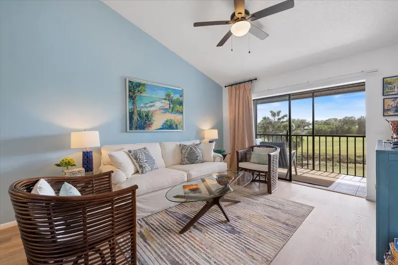 925 Capri Isles Blvd #4, FL