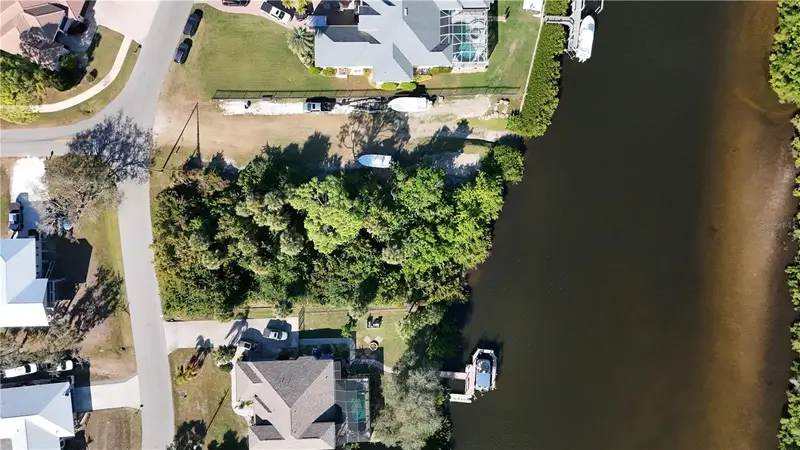 Bayview Dr, FL