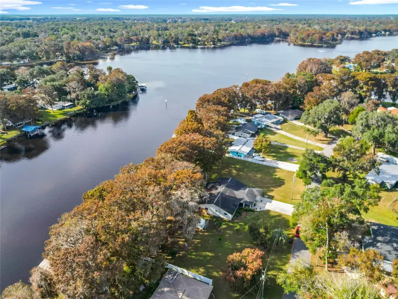 7686 S Crescent Loop, FL