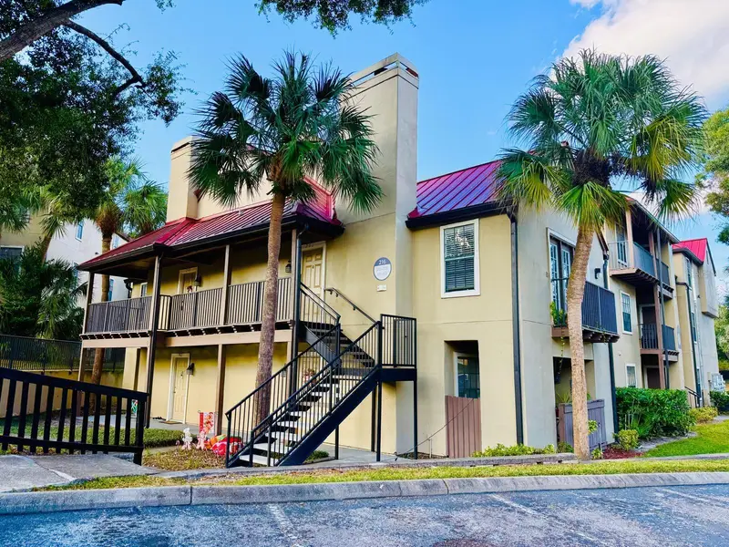 216 Afton Sq #202, FL