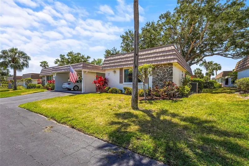 2531 Riverbluff Pkwy #V181, FL