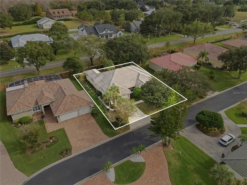 108 Lake Region Blvd N, FL