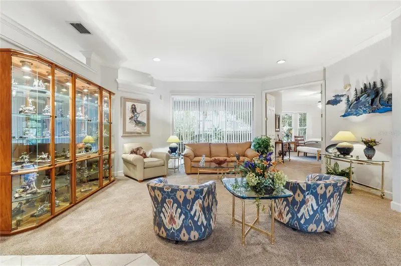 108 Lake Region Blvd N, FL