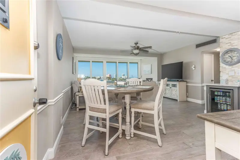 31 Island Way #409, FL