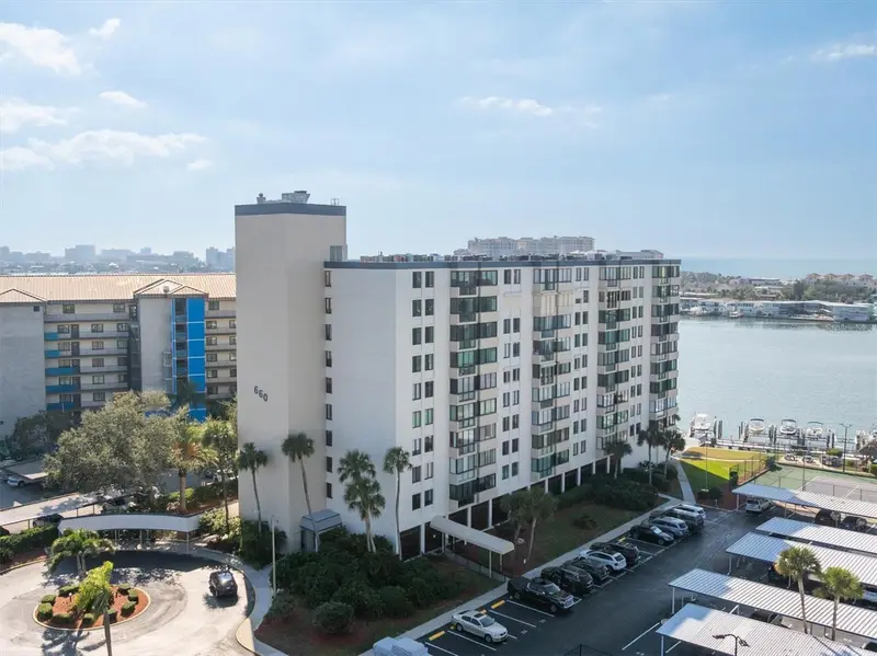 660 Island Way #506, FL