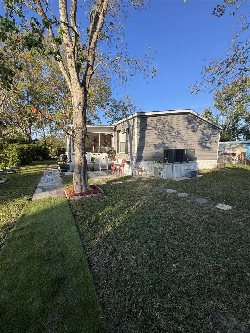 1111 Avenue G, FL