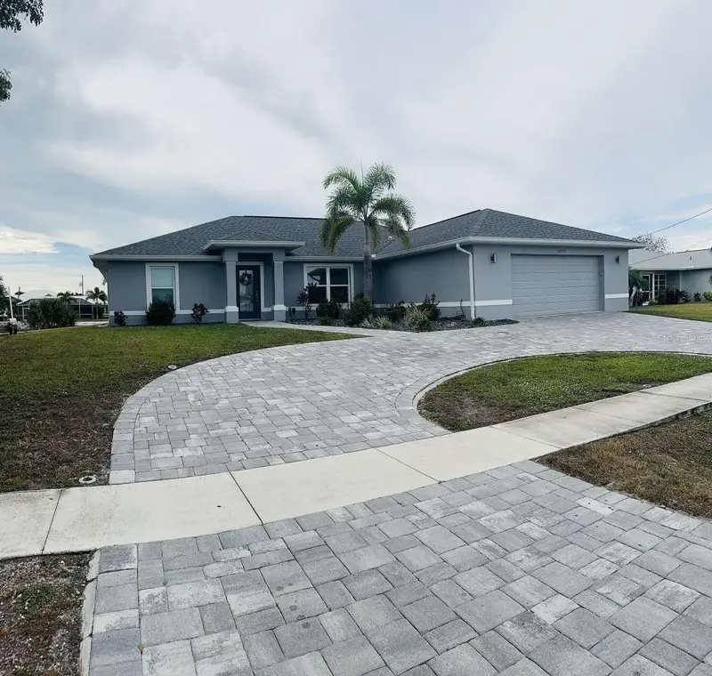 21341 Edgewater Dr, FL