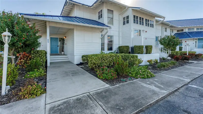 983 Sandpiper Cir, FL