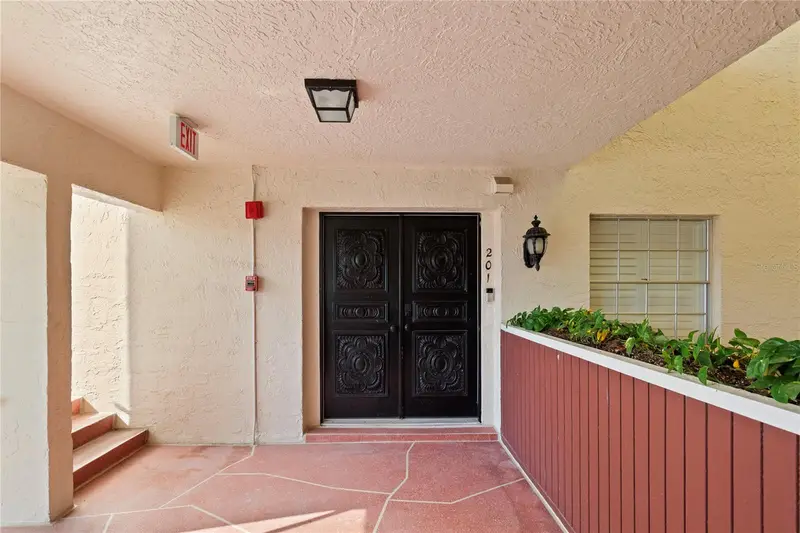 2900 Gulf Blvd #201, FL