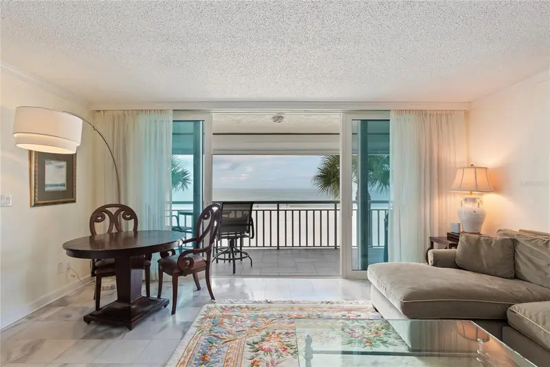 2900 Gulf Blvd #201, FL