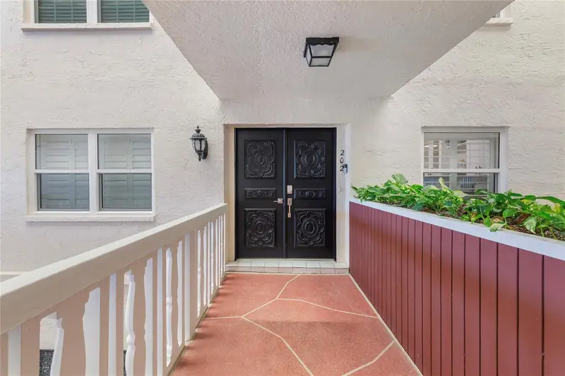 2900 Gulf Blvd #202, FL
