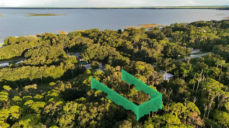 438 Highlands Lake Dr, FL