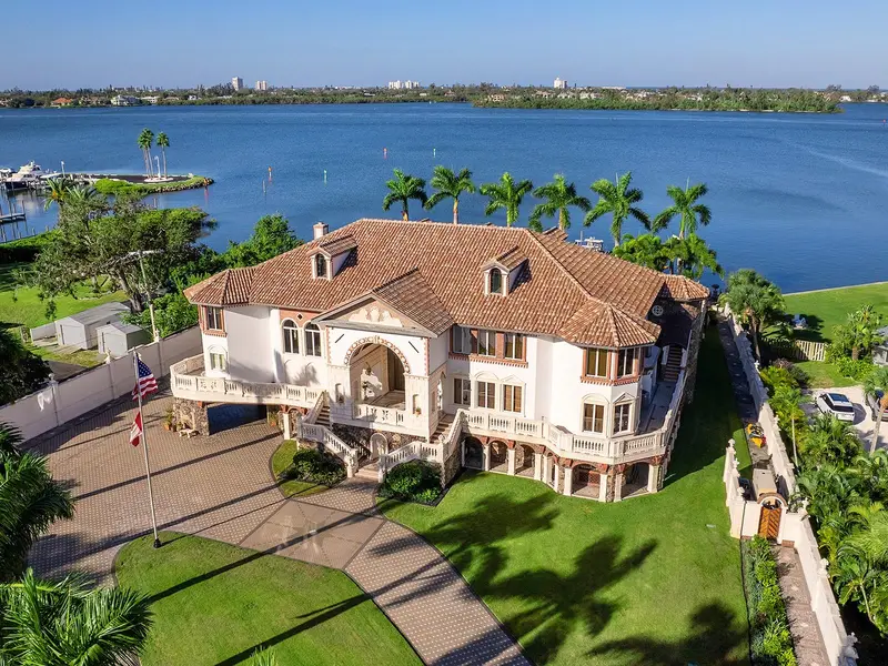 1310 S Lake Shore Dr, FL